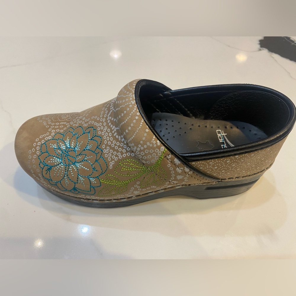 Alegria Tan Floral Women's Clogs